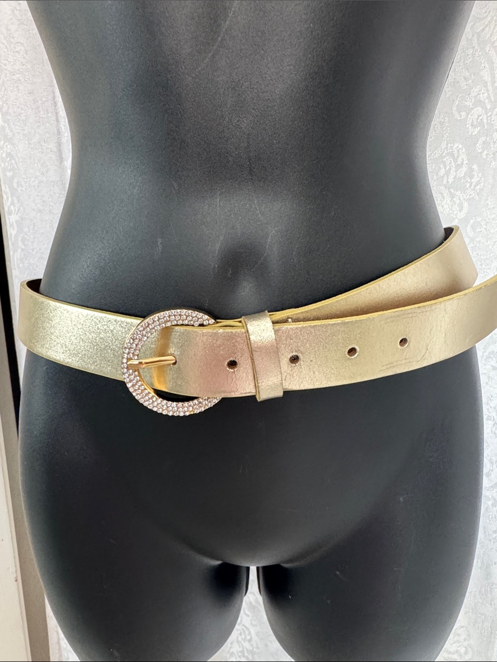 EXPRESS GOLD METALLIC RHINESTONE BUCKLE LEATHER BELT Sz: M Belt
